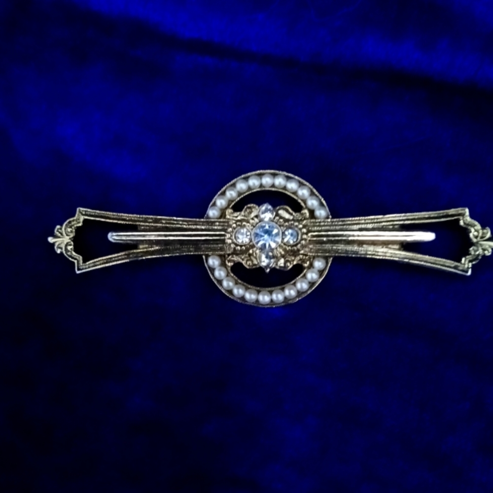 1928 jewelry bar brooch with rhinestones and  seed pearls
